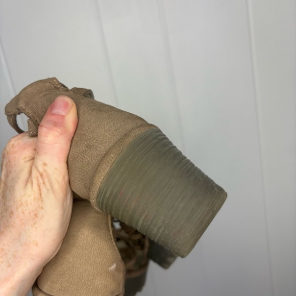 Fly London Tan Gladiator Shooties Yuke Cutouts Style Sandals Shoe Size 40 US 9 - Picture 8 of 8